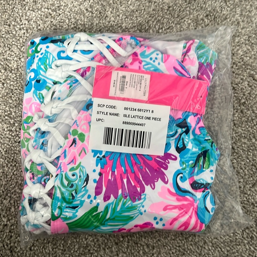 Lilly Pulitzer Isle Lattice One Piece in Mandevilla Baby Paradise Petals Size 8